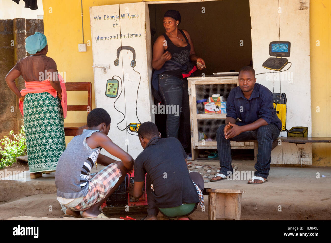 Magburaka road hires stock photography and images Alamy