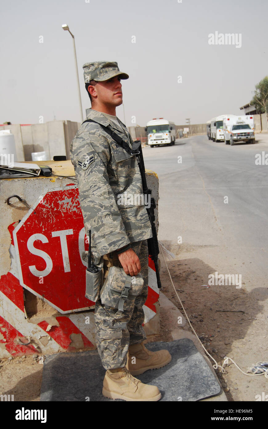 332nd expeditionary security forces squadron hi-res stock photography ...