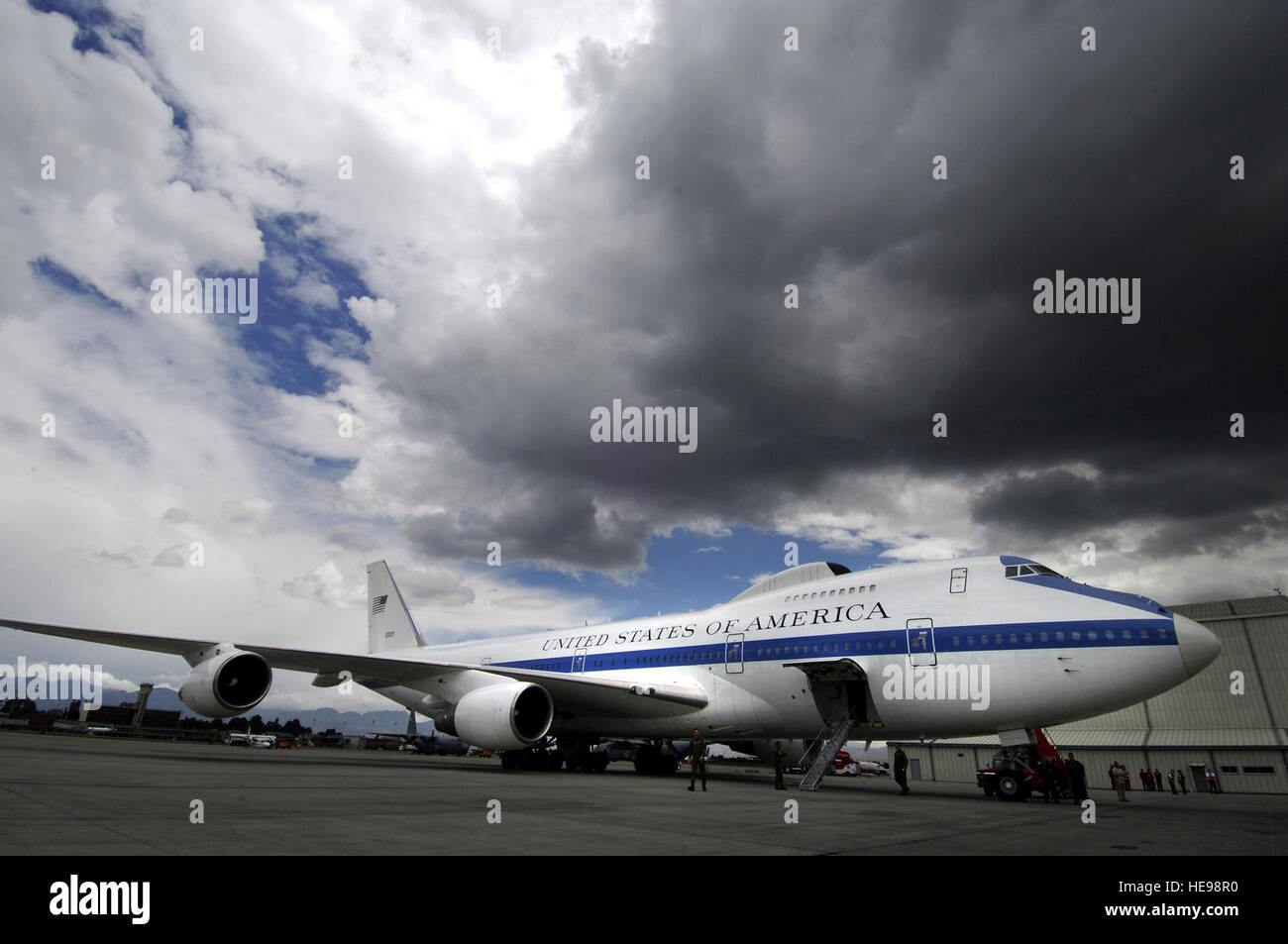 E 4b military aircraft hi-res stock photography and images - Alamy