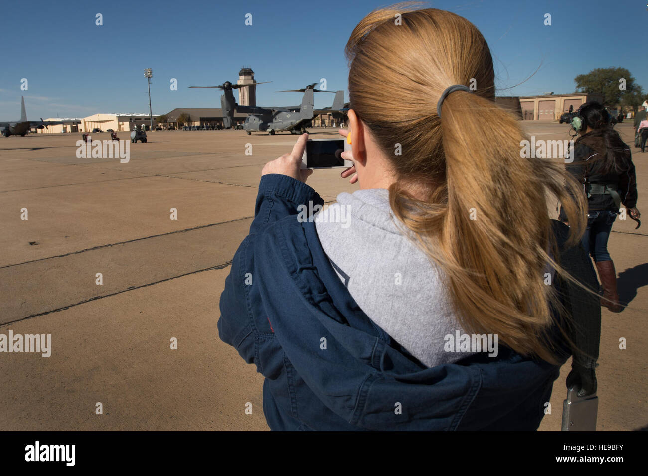 Spouses orientation flight hi-res stock photography and images - Alamy
