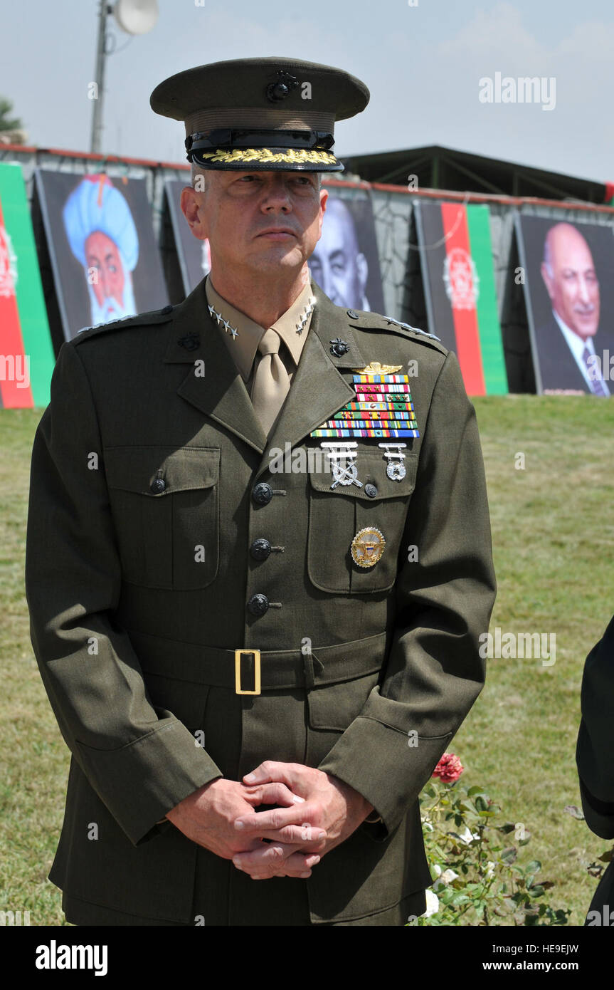 Marine Corps Gen. John R. Allen, commander of NATO and International ...