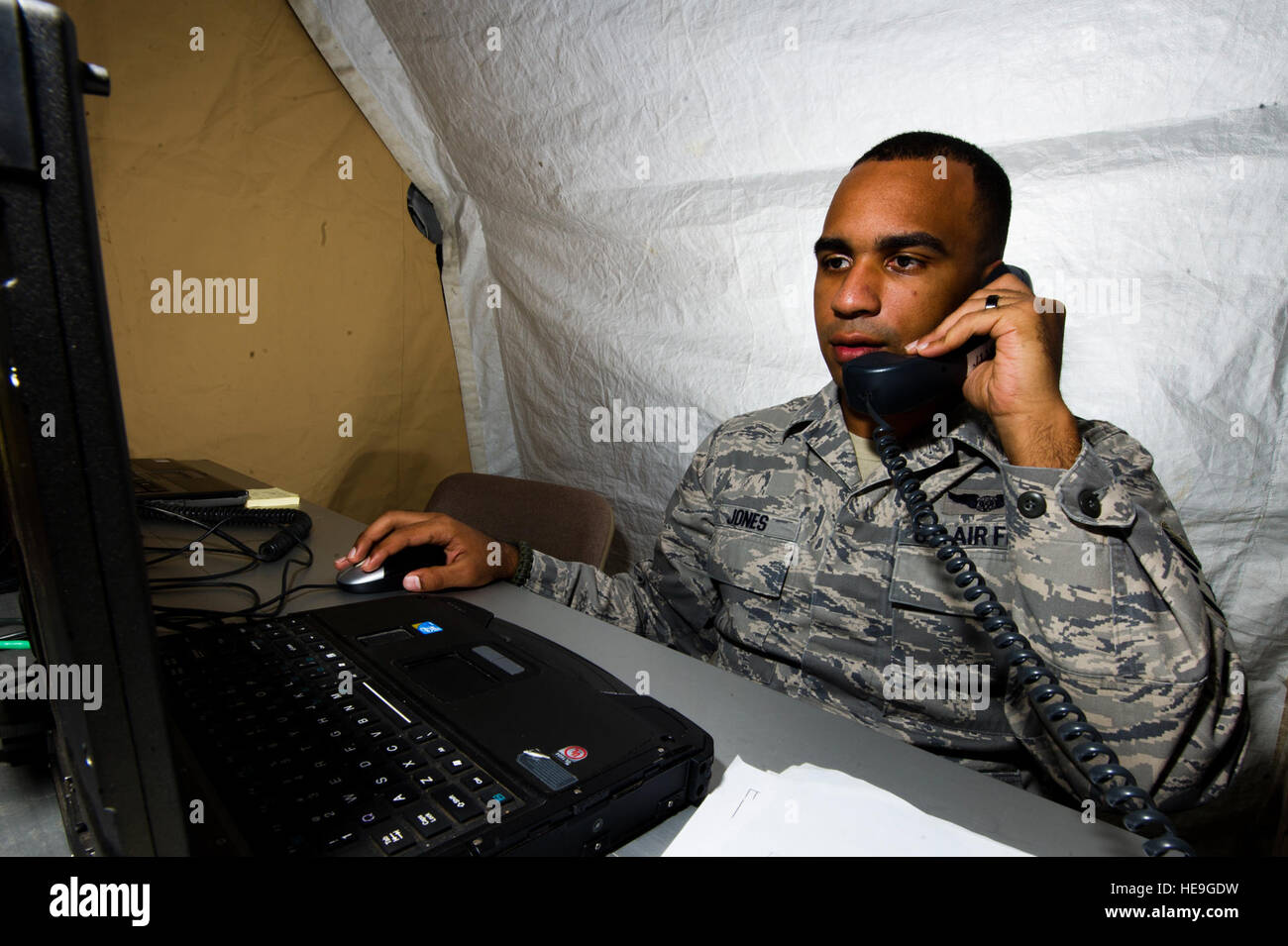 Air force c 17 loadmaster staff hi-res stock photography and images - Page  3 - Alamy