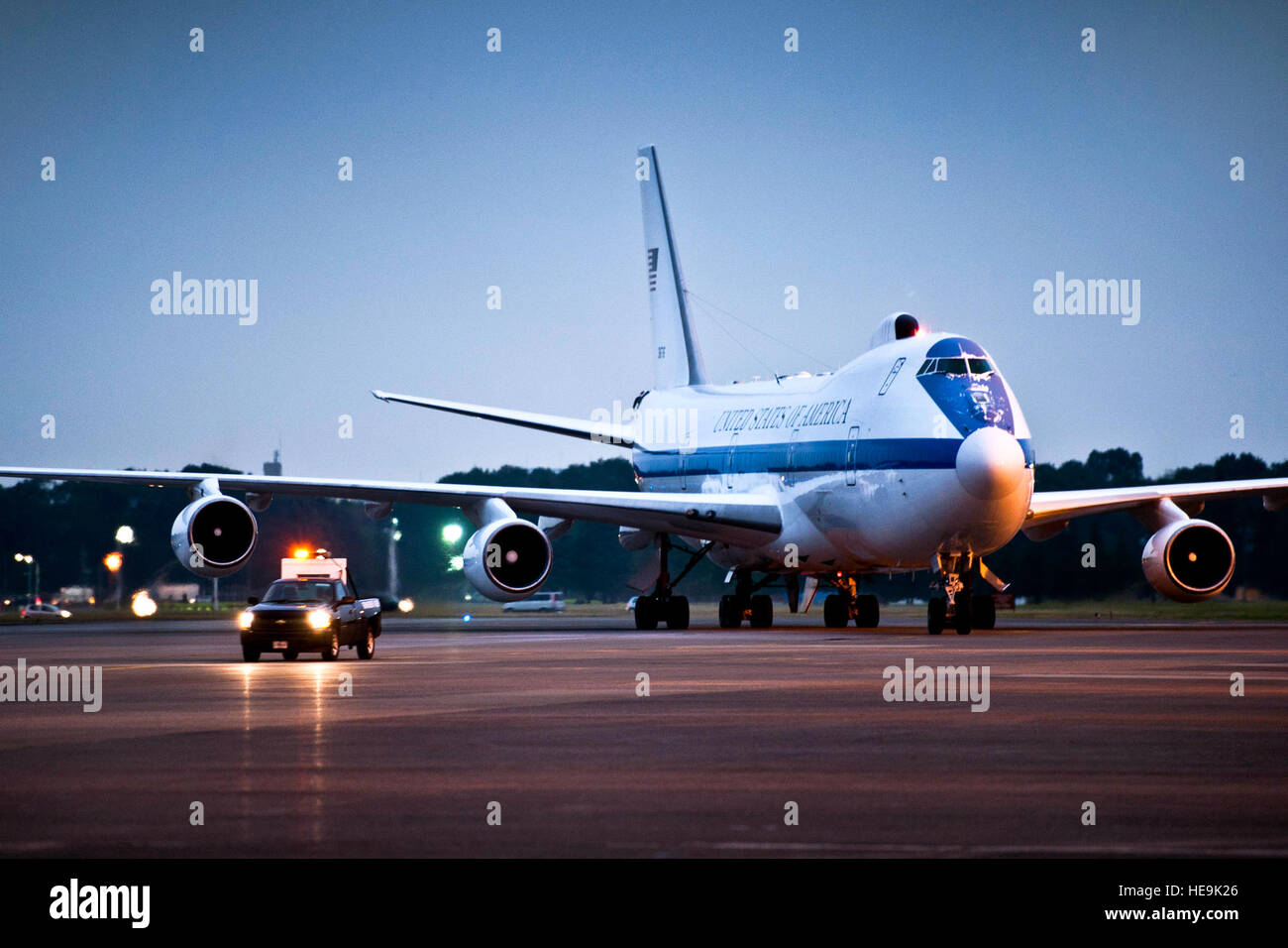 E 4b military aircraft hi-res stock photography and images - Alamy