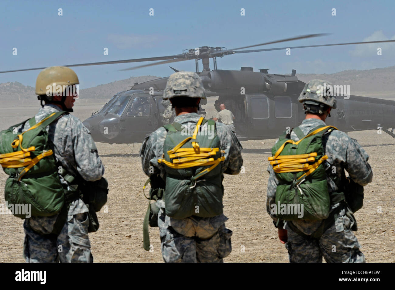 From uh 60 blackhawk hi-res stock photography and images - Alamy