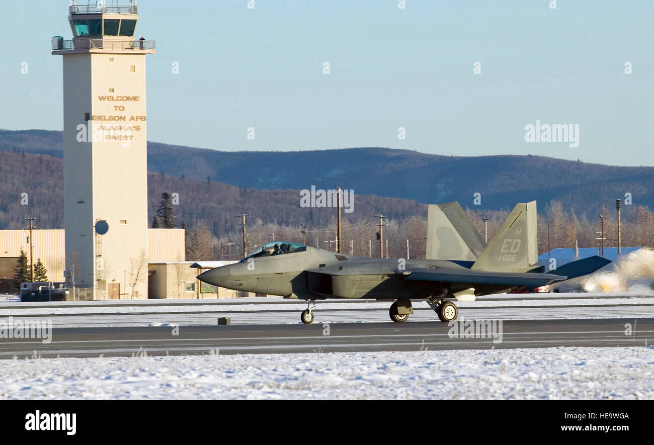 An f 22 raptor from edwards air force base hi-res stock photography and ...