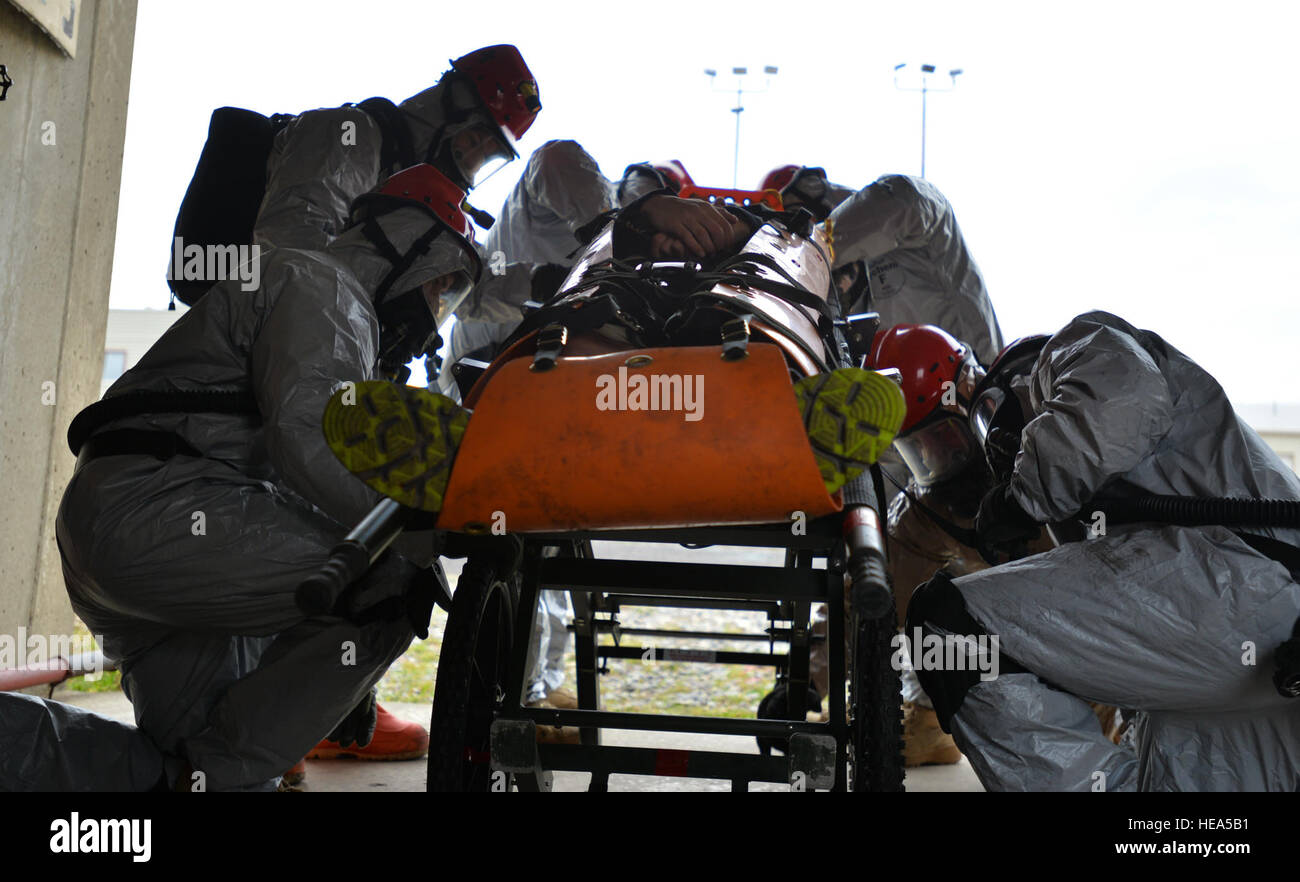New York Army National Guard Soldiers assigned to the New York National ...