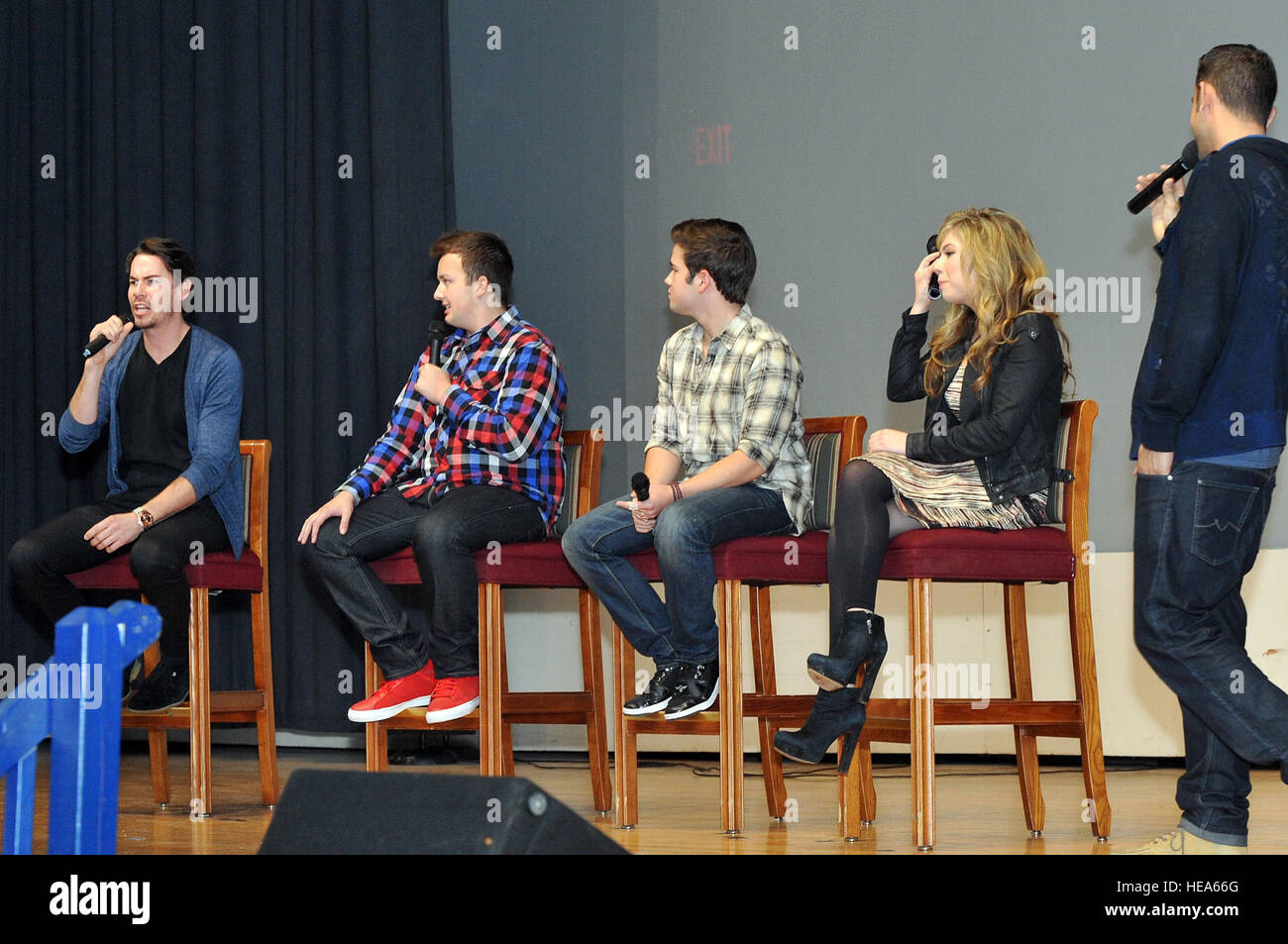 120112-F-UU335-154     The cast of Nickelodeon hit 'iCarly' take the time to answer questions and pose fro the Joint Base McGuire-Dix-Lakehurst community during a special screening of an upcoming episode of 'iCarly' dealing with military family separation, Jan. 12.  Wayne Russell Stock Photo
