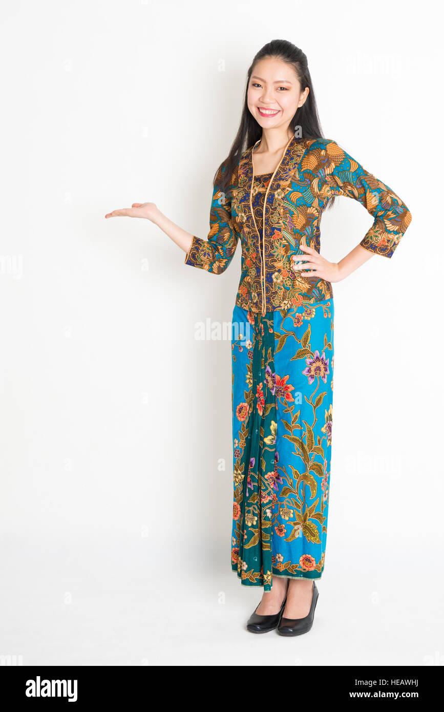 malay girl traditional dress