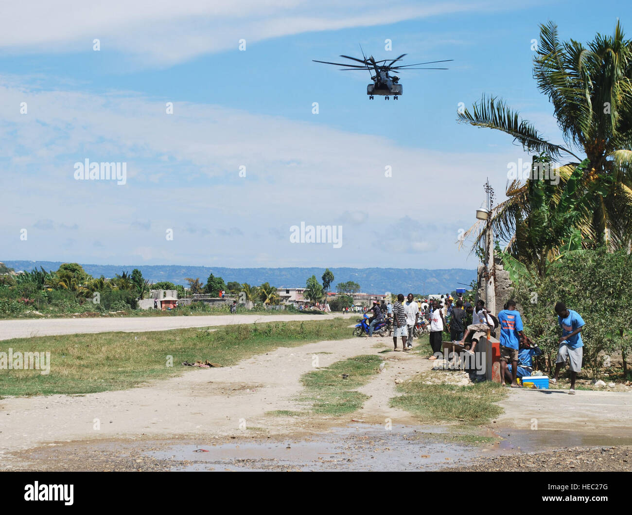 100220F4646B015 PORTDEPAIX, Haiti (Feb. 20, 2010) Haitian citizens