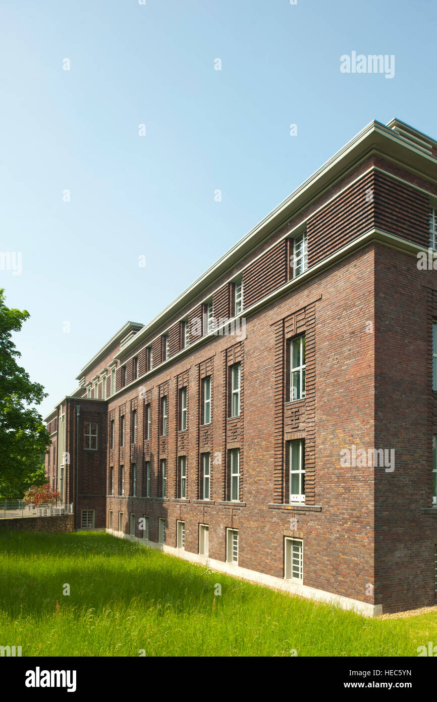 Deutschland, NRW, Kreis Heinsberg, ?bach-Palenberg, Carlstrasse in ?bach, ehemaliges Verwaltungsgeb?ude der Zeche Carolus Magnus ?bach-Palenberg, im S Stock Photo