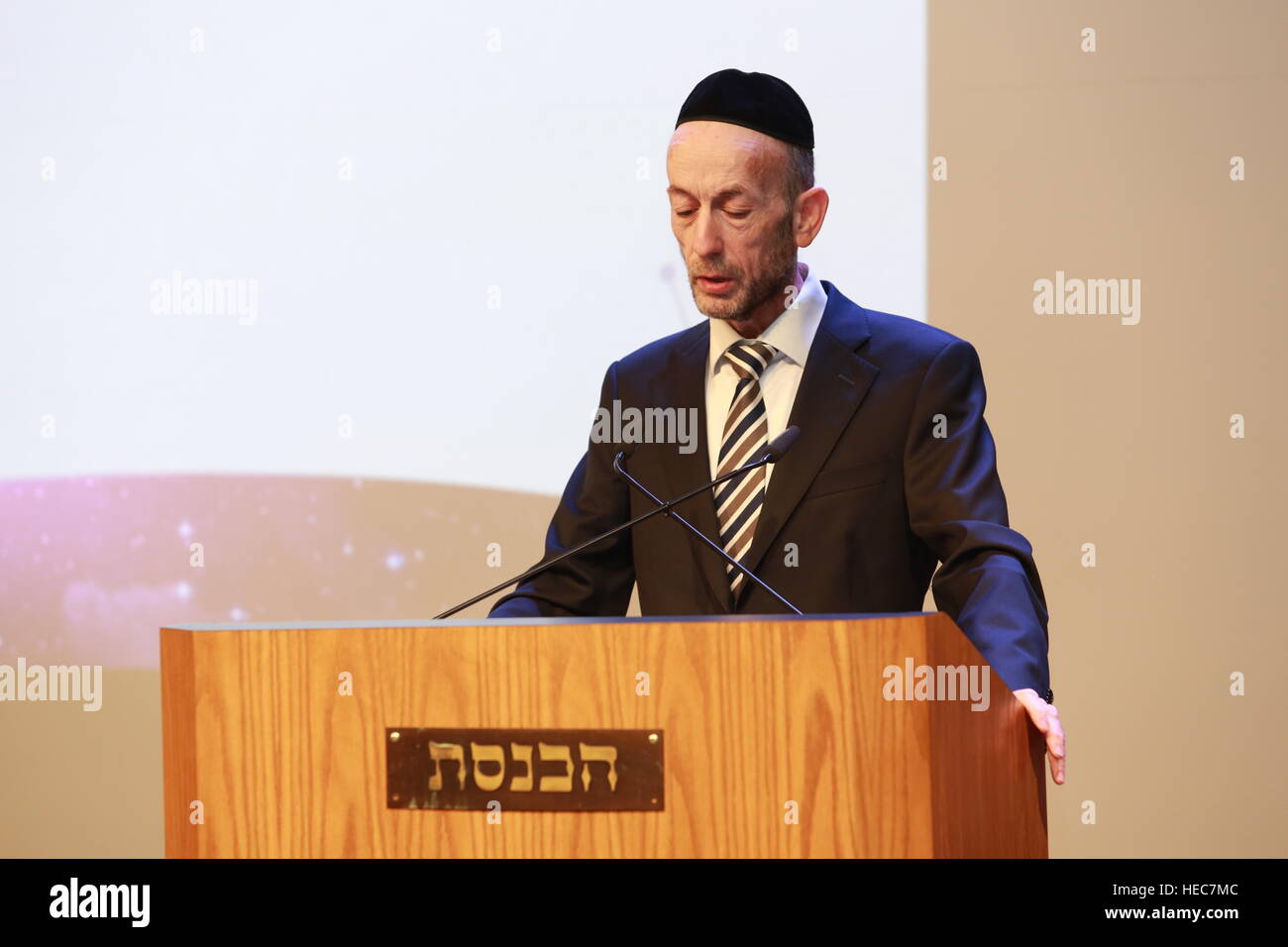 Rabbi Yisrael Meir Uri Maklev (born 10 January 1957) is an Israeli politician and member of the Knesset for the Haredi party Degel HaTorah, which toge Stock Photo