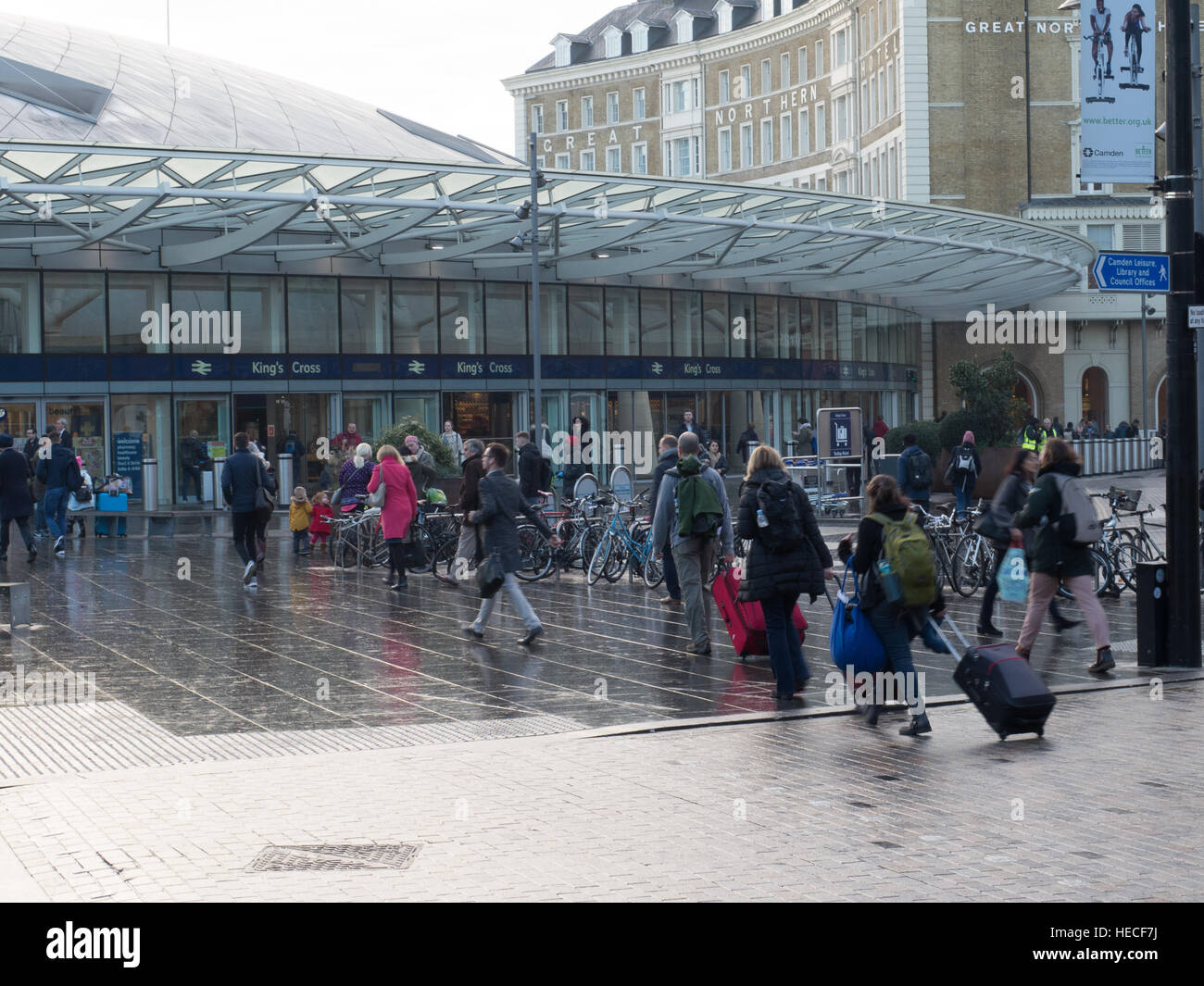 King's Cross concourse London England UK Europe Stock Photo - Alamy