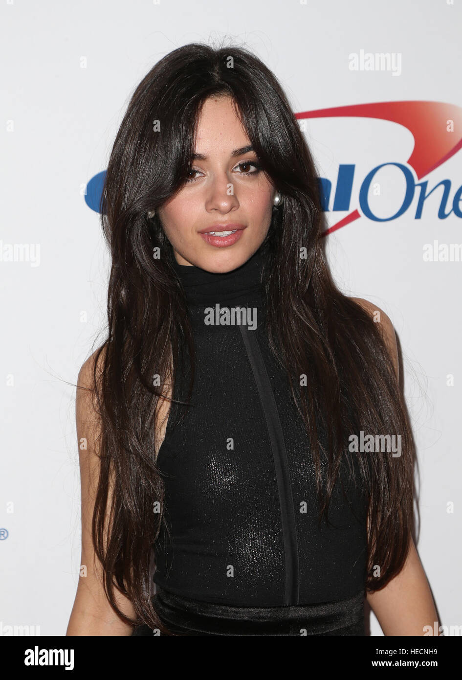 Linda hamilton hi-res stock photography and images - Page 10 - Alamy, image size:945x1390