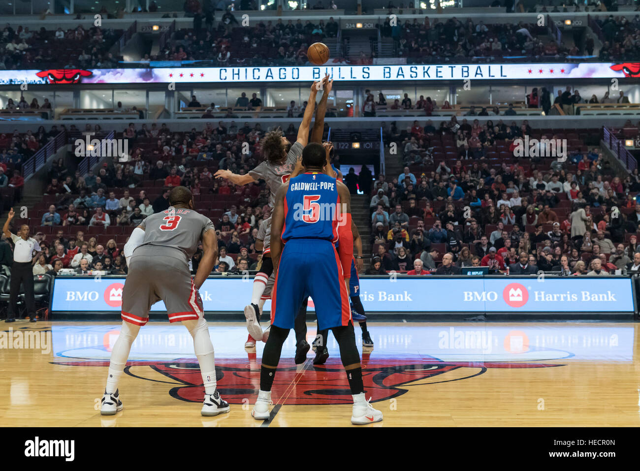 Chicago, USA.  19 December 2016. Tip-off at the Chicago Bulls vs Detroit Pistons game at the United Center in Chicago. Final score - Detroit Pistons 82, Chicago Bulls 113.  © Stephen Chung / Alamy Live News Stock Photo
