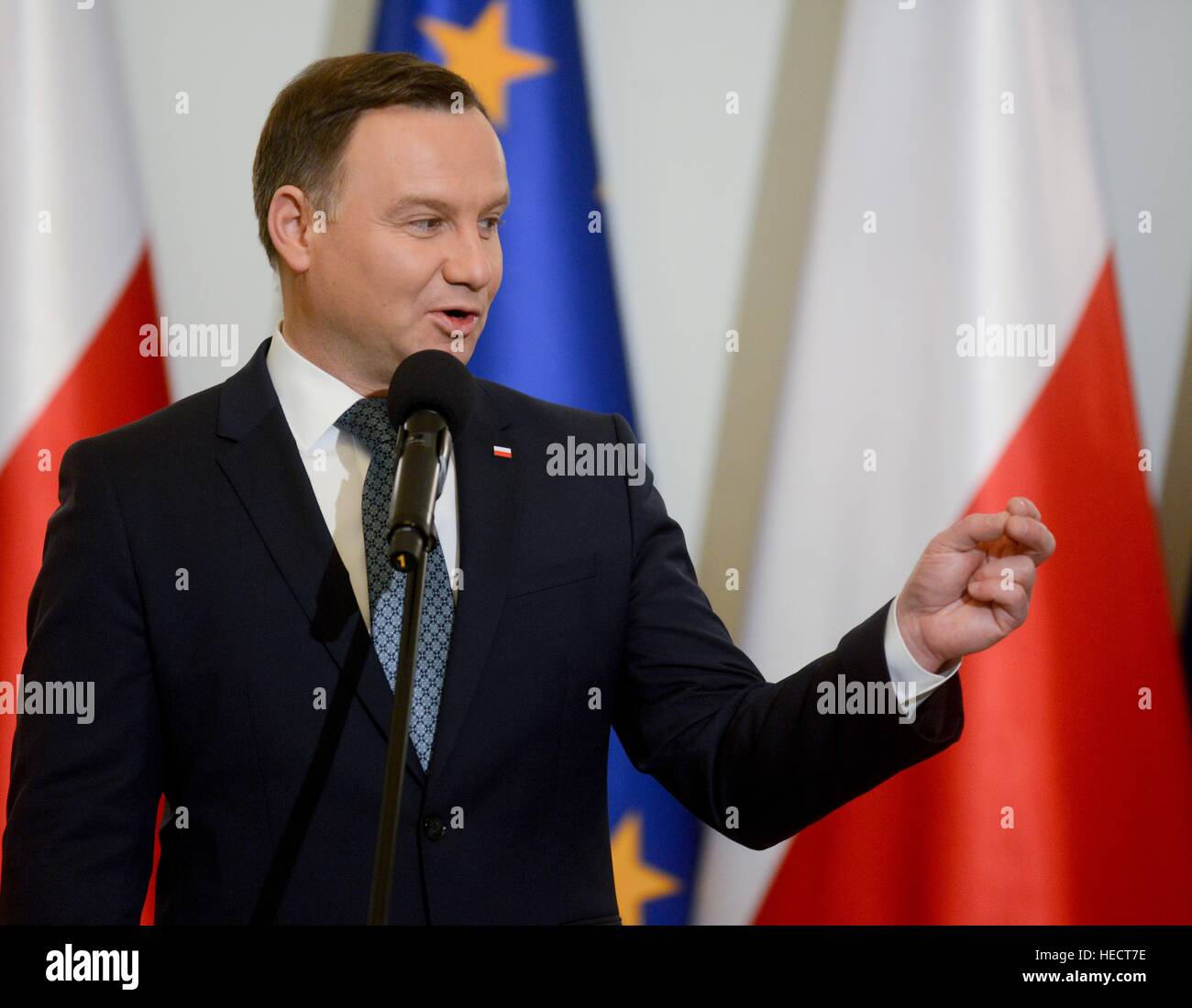 Warsaw, Poland. 19th Dec, 2016. President of Poland Andrzej Duda signs 