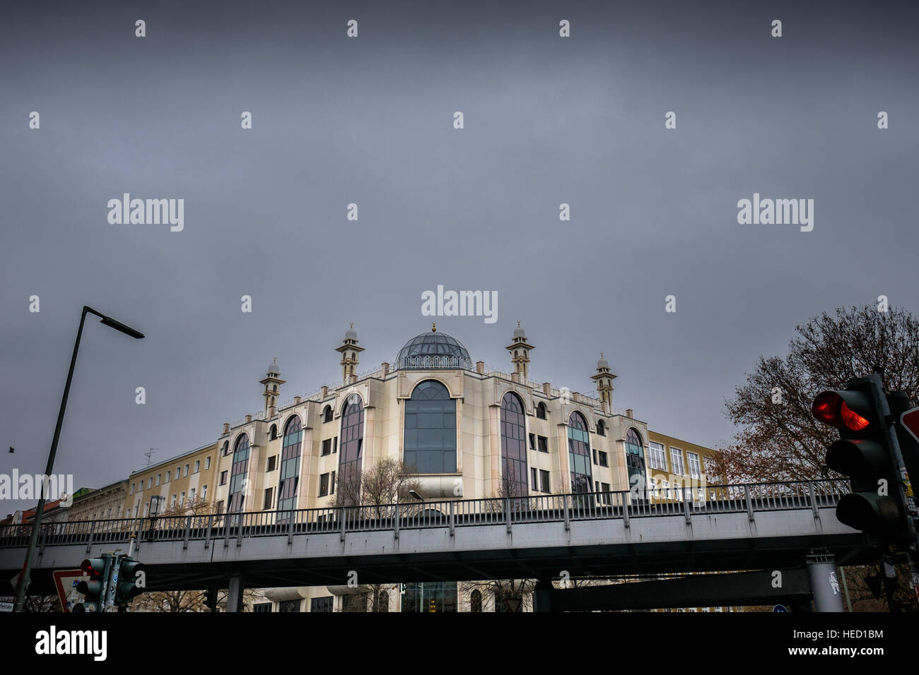 Berlin, Germany. 06th Dec, 2016. Umar-Ibn-Al-Khattab-Mosque in Kreuzberg. Berlin 06.12.2016. Photo: picture alliance/Robert Schlesinger | usage worldwide/dpa/Alamy Live News Stock Photo