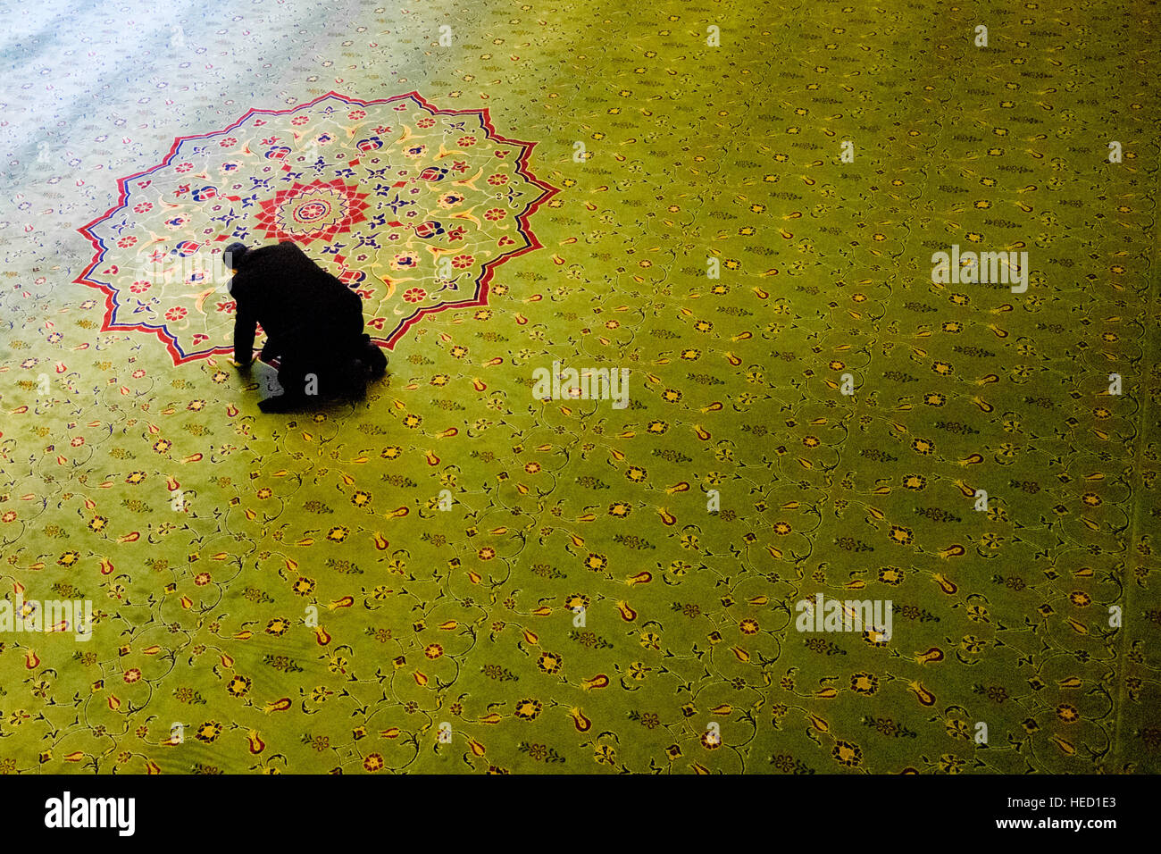 Berlin, Germany. 06th Dec, 2016. Umar-Ibn-Al-Khattab-Mosque in Kreuzberg. Berlin 06.12.2016. Photo: picture alliance/Robert Schlesinger | usage worldwide/dpa/Alamy Live News Stock Photo