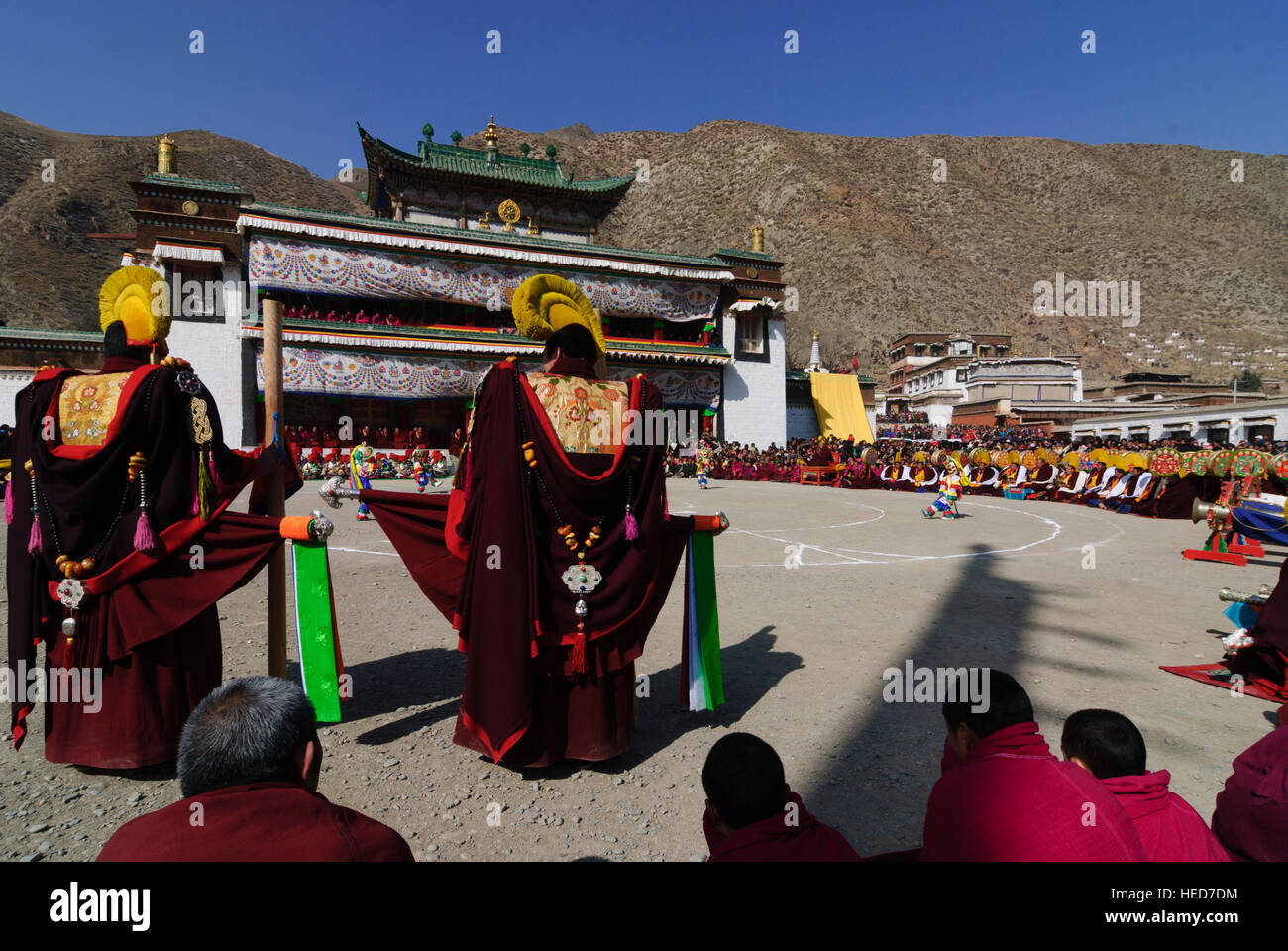 Xiahe: tibetisches Kloster Labrang zum Monlam-Fest;  Cham-Tanz (Maskentanz) durch Mönche, Tibet, Gansu, China Stock Photo