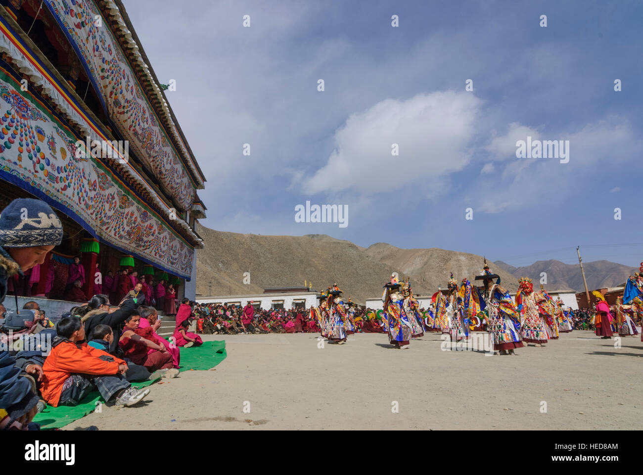 Xiahe: Tibetan Monastery Labrang at the Monlam Festival; Cham dance (mask dance) by monks, Tibet, Gansu, China Stock Photo
