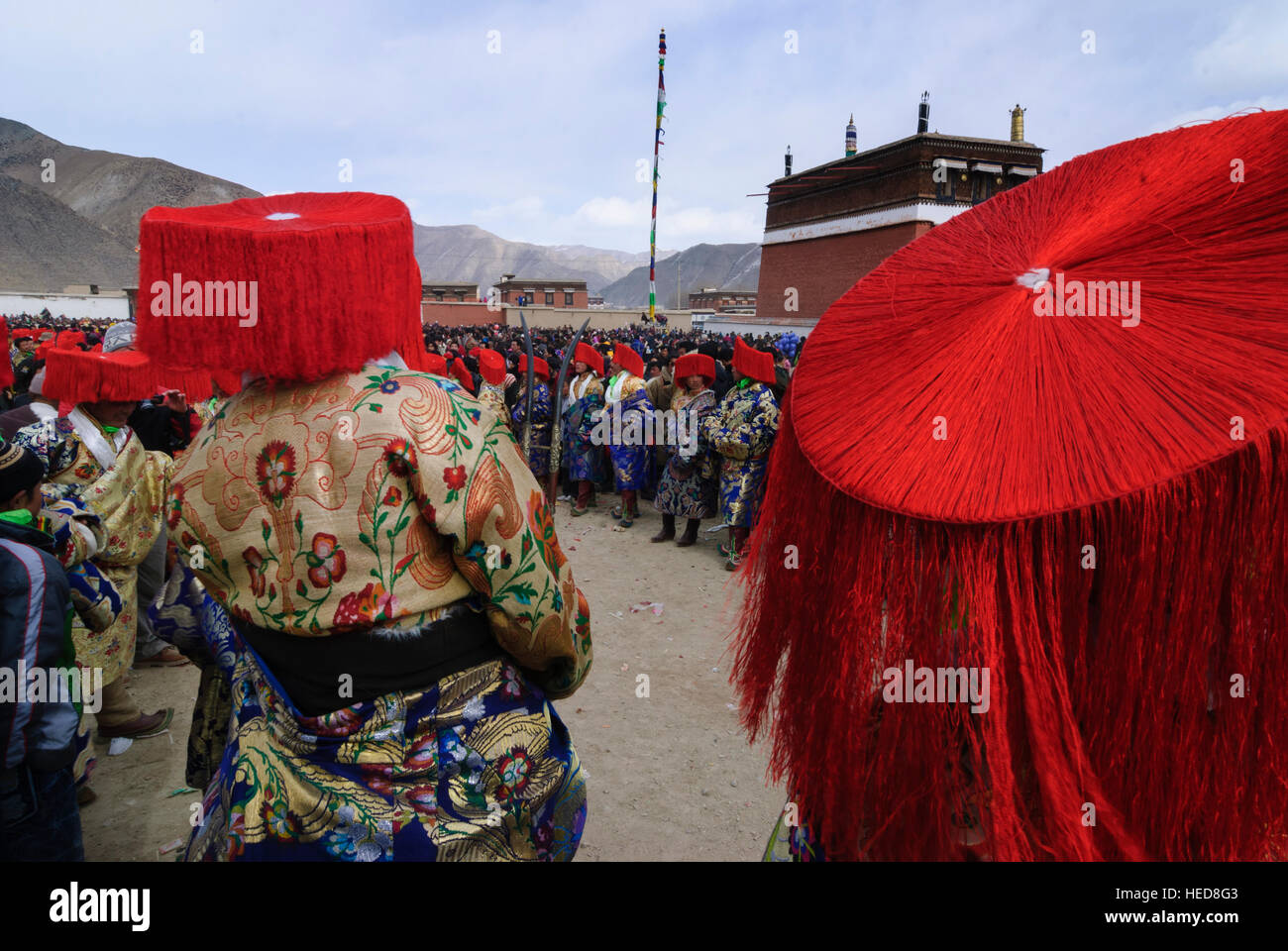 Xiahe: Tibetan Monastery Labrang at the Monlam Festival; Cham dance (masquerade); Guardians ensure the exile of the monks, Tibet, Gansu, China Stock Photo