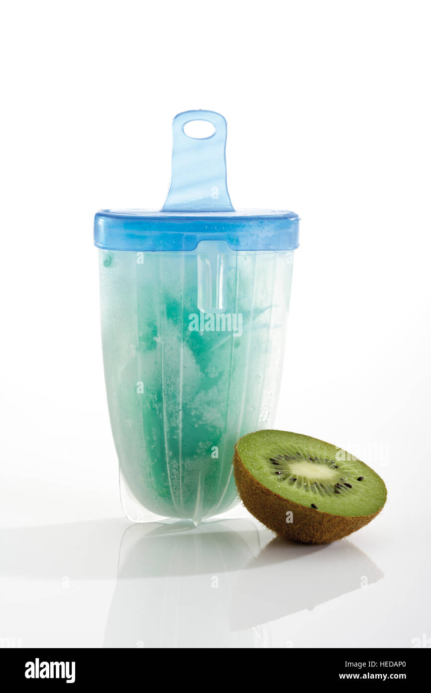 Homemade popsicle, ice lolly or ice pop mould, fresh kiwi fruit Stock ...