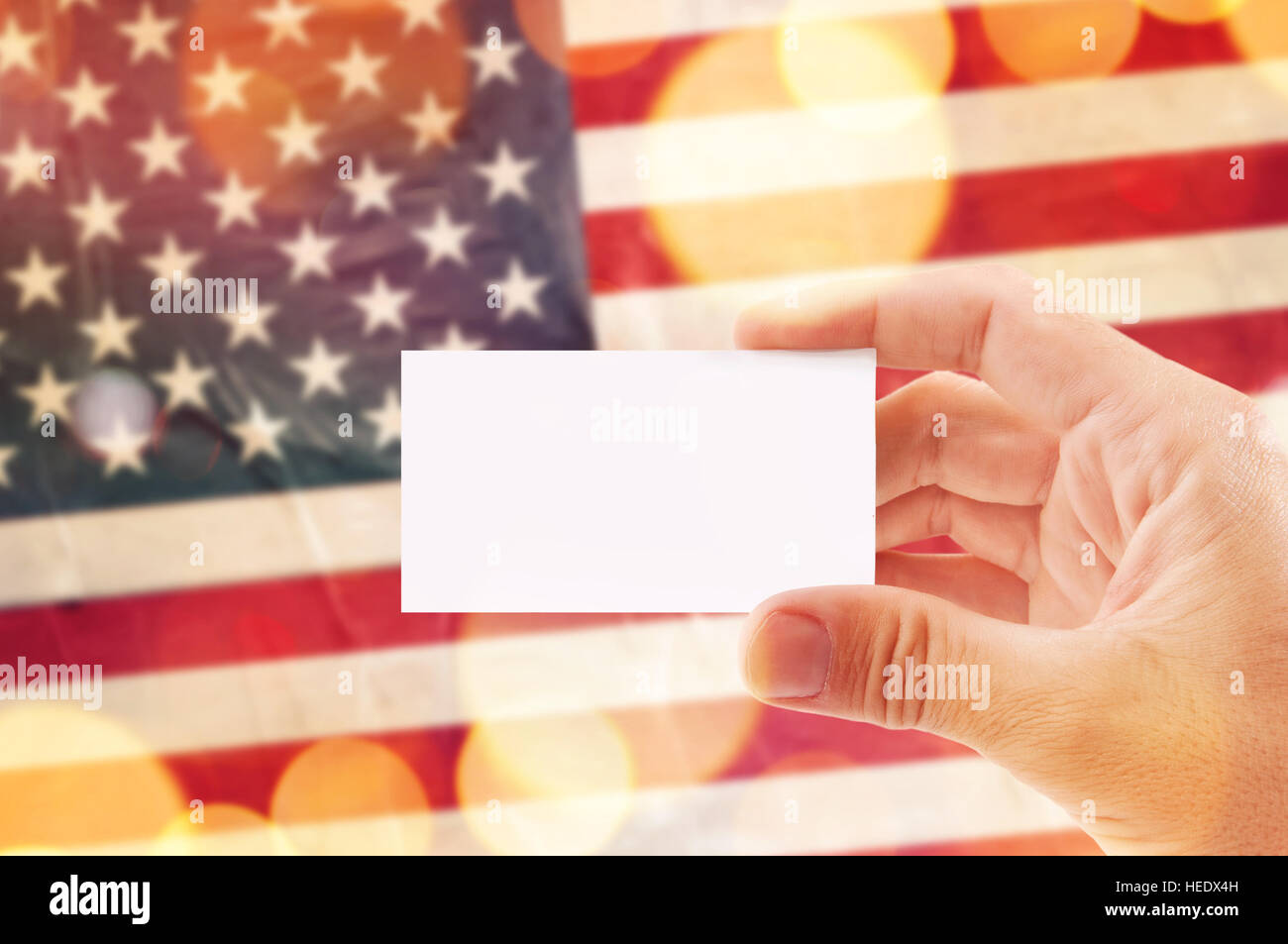Usa flag in hand hi-res stock photography and images - Alamy, image size:1300x953