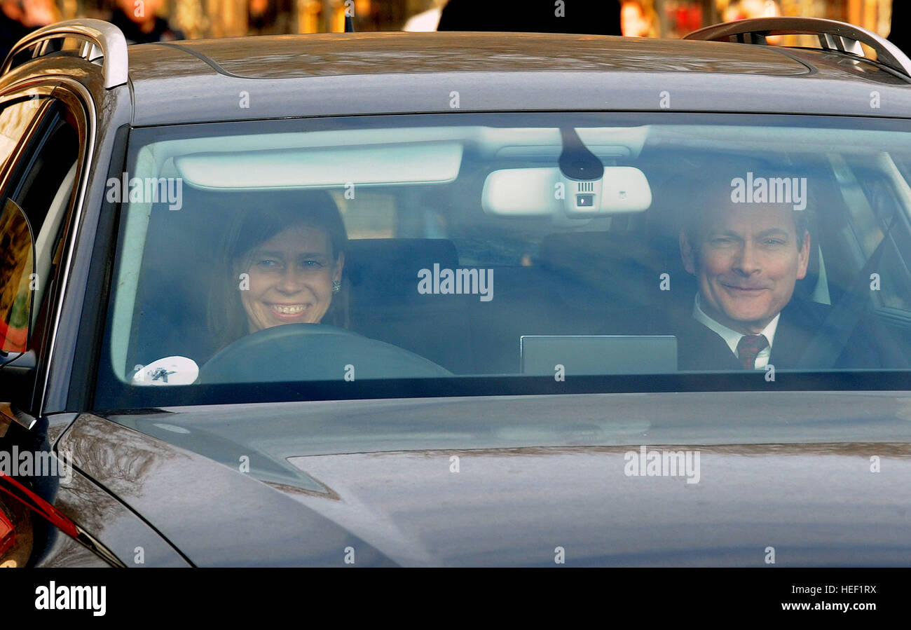Lady Sarah Chatto and husband Daniel arriving for the Queen's Christmas lunch at Buckingham Palace, London. Stock Photo