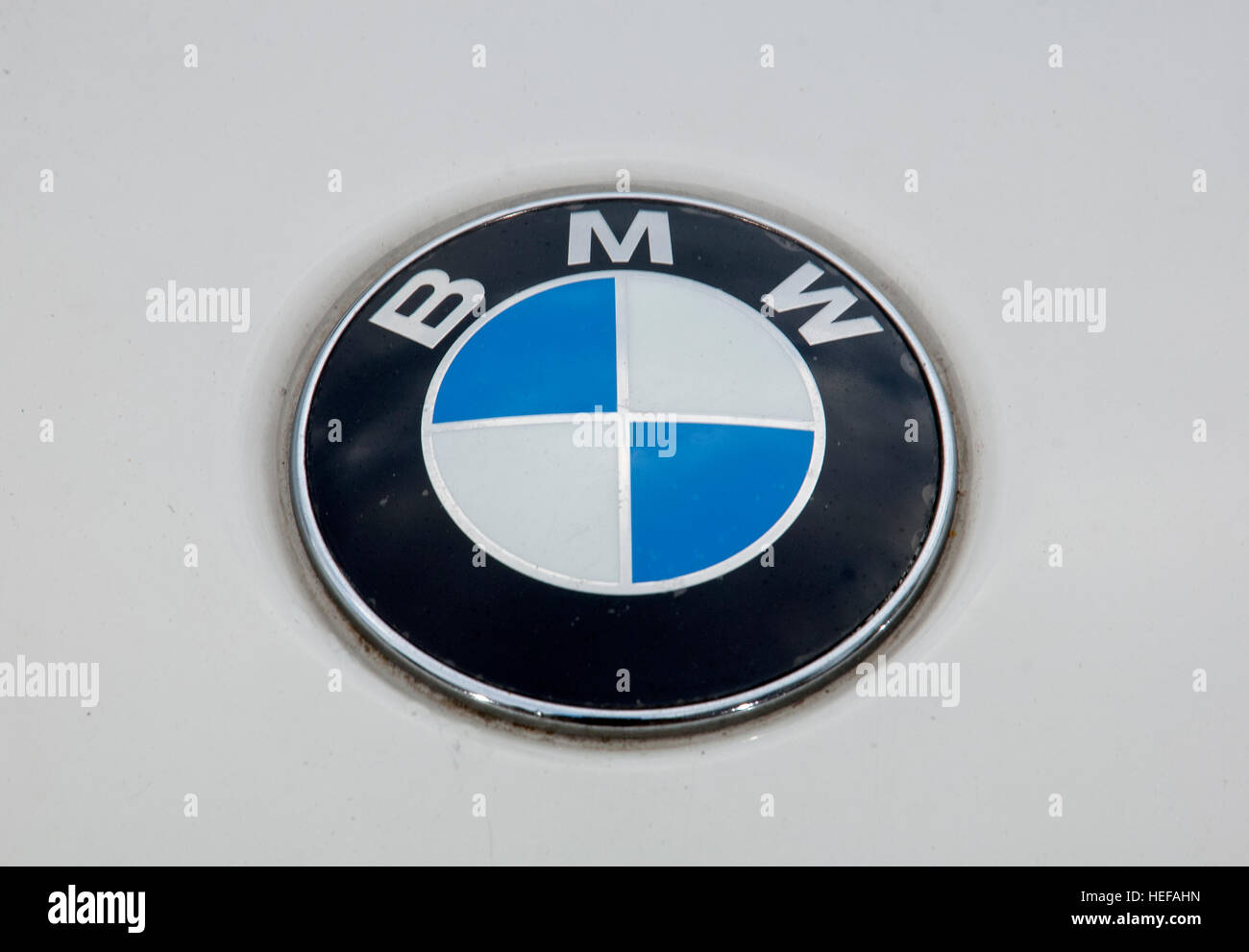 Bmw 3 series bonnet badge deals
