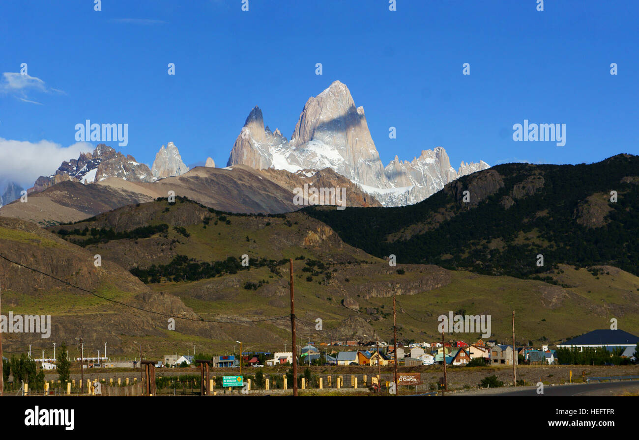 Town El Chalten with Cerro Fitz Roy, Los Glaciares National park, Patagonia, Argentina Stock Photo