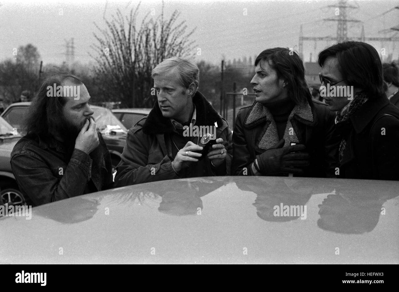 Saitenwechsel, Fernsehfilm, Deutschland 1977, Regie: Christoph Busse, Darsteller: Klaus Renft (links) Stock Photo