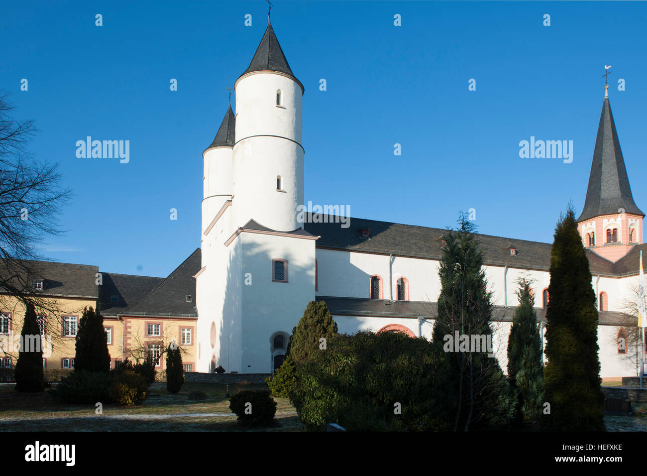 Deutschland, Nordrhein-Westfalen, Kreis Euskirchen, Gemeinde Kall, Kloster Steinfeld, Wallfahrtskirche Stock Photo