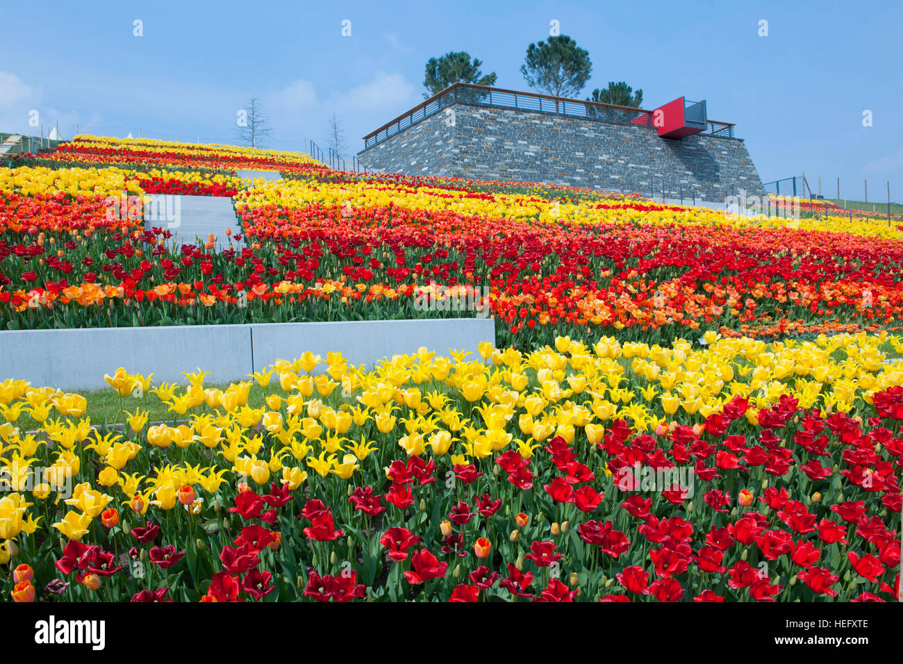 Deutschland, Nordrhein-Westfalen, Kreis Euskirchen, Zülpich, Landesgartenschau, Römerbastion mit Blütenterrasse Stock Photo