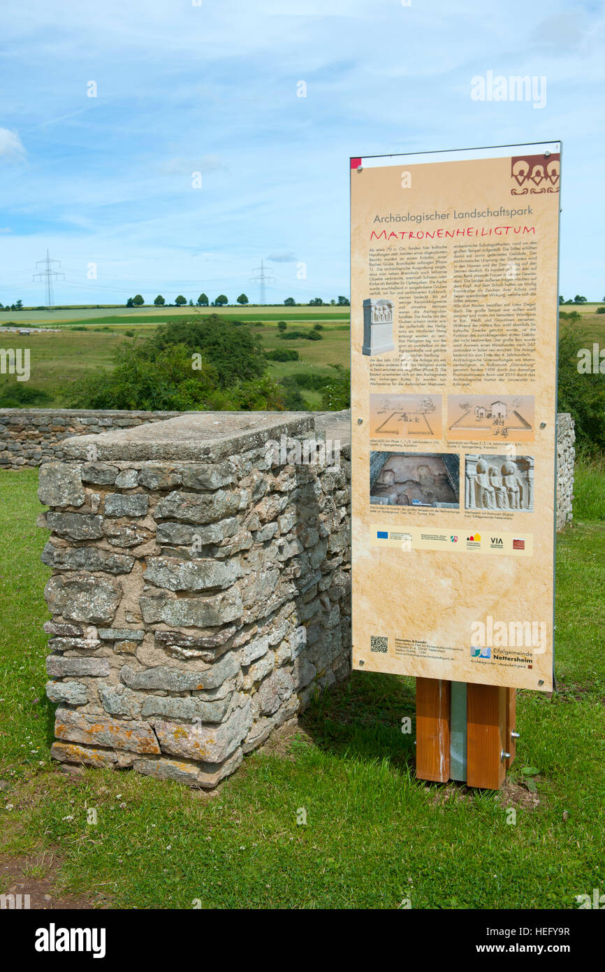 Deutschland, Kreis Euskirchen, Nettersheim, "Görresburg", ein gallo-römischer Tempelbezirk, der auf das 2. - 4.  Jahrhundert datiert wurde, auf einem Stock Photo