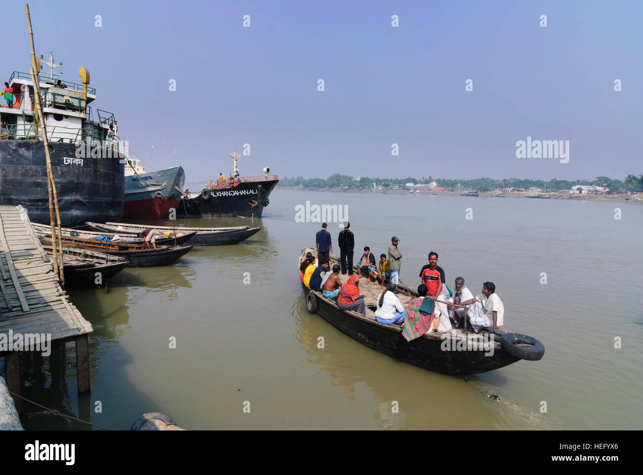 Khulna: Port on the Bhairab River, Khulna Division, Bangladesh Stock Photo
