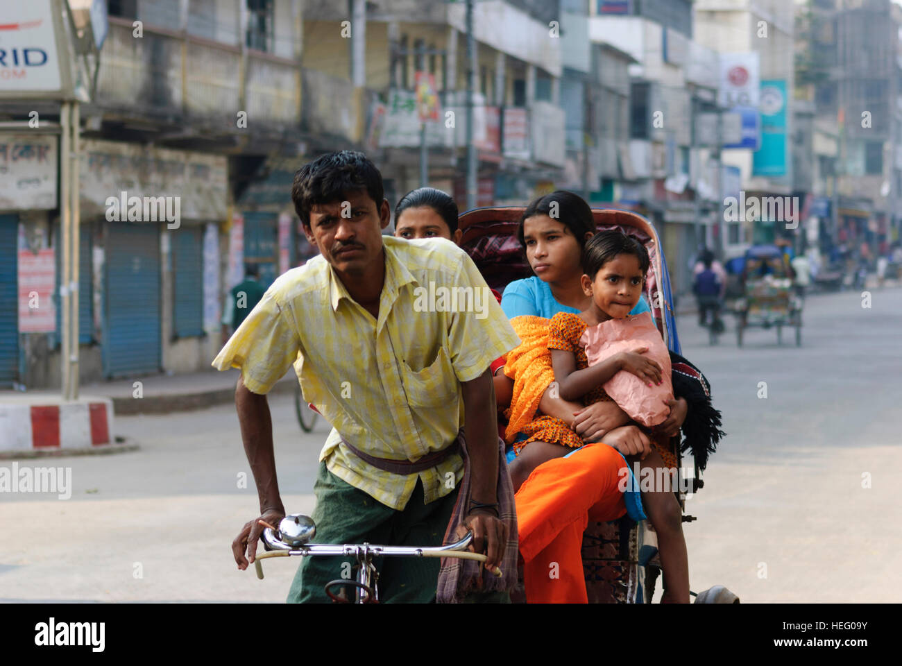 Khulna: Bicycle rickshaw, Khulna Division, Bangladesh Stock Photo
