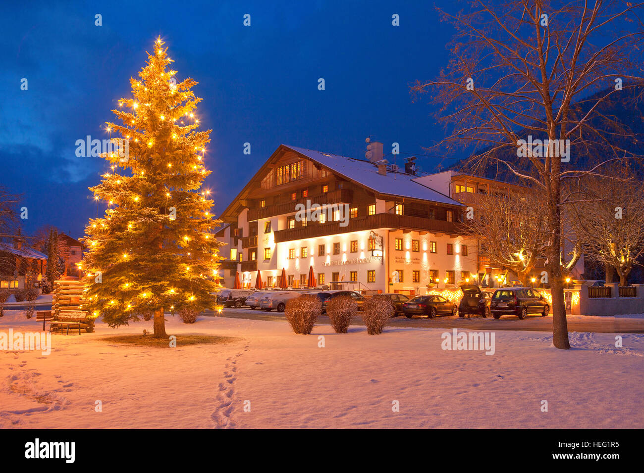 Österreich, Tirol, Mieminger Plateau, Weihnachtsstimmung in Obsteig Stock Photo