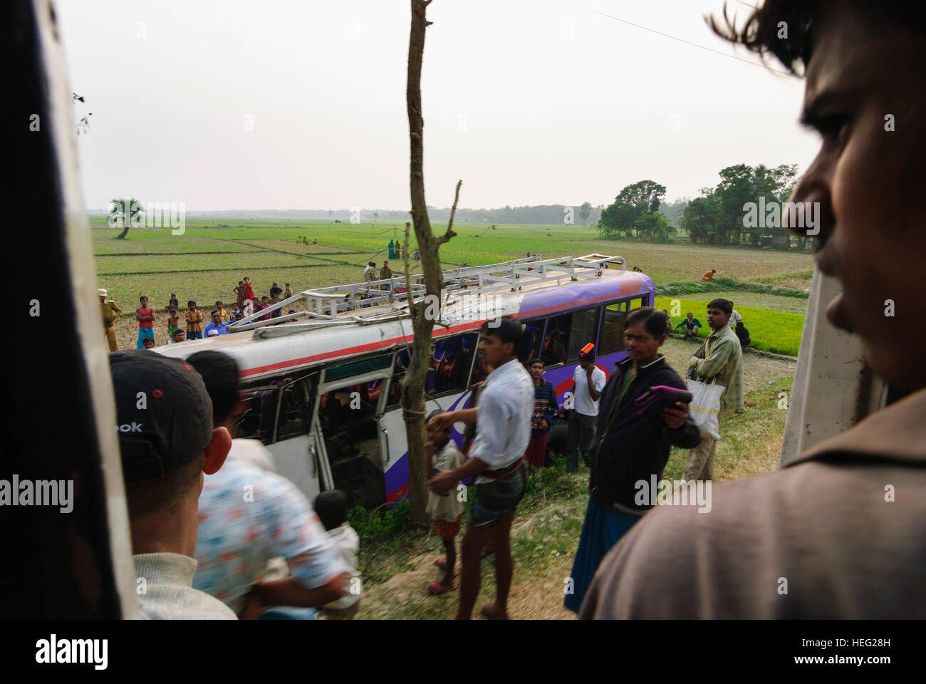 Noapra: Bus passes accident bus, traffic accident, Khulna Division, Bangladesh Stock Photo