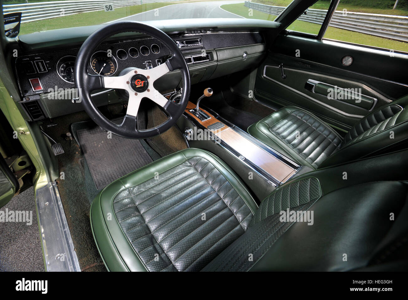 Introducir 55+ imagen charger 1970 interior