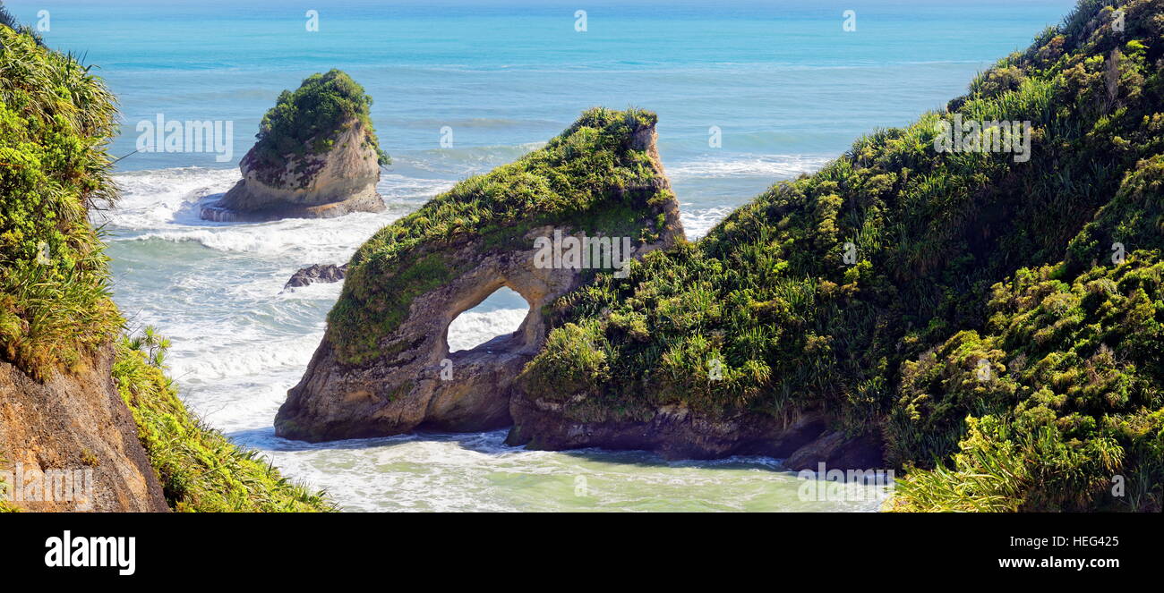 Ten Mile Arch at Greymouth Highway, Barrytown, West Coast, South Island