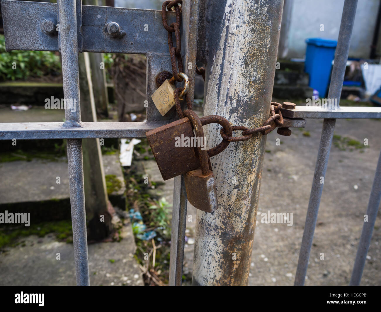 Lock on gate Stock Photo - Alamy