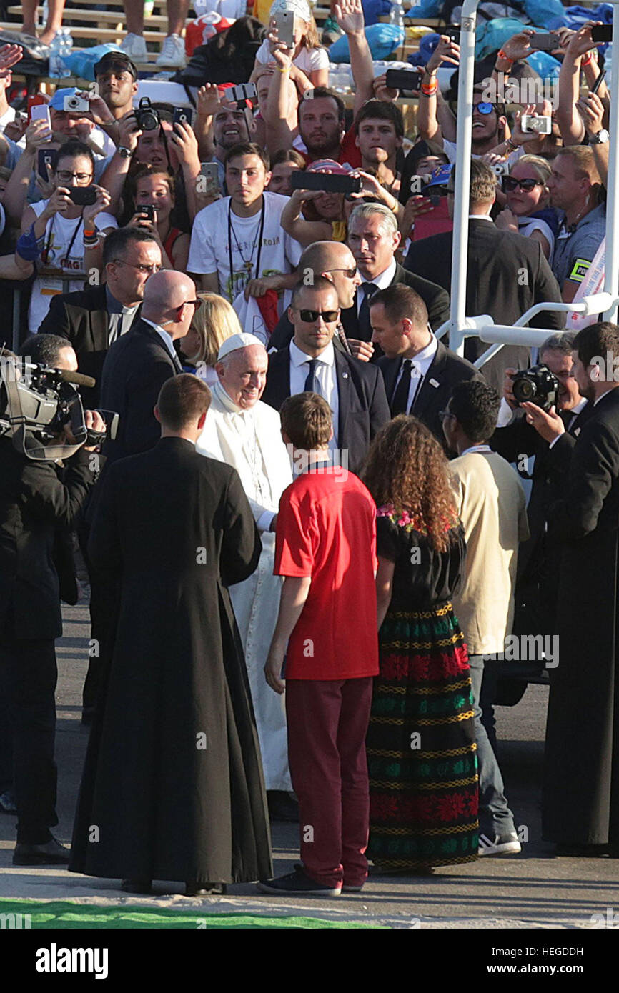 BRZEGI, POLAND - JULY 30, 2016: World Youth Day 2016 , Brzegi near Krakow o/p   pope Francis with young people Stock Photo