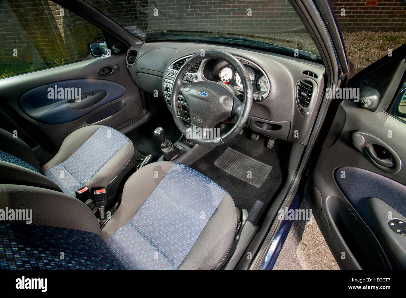 2002 mk5 Ford Fiesta small hatchback car interior Stock Photo - Alamy