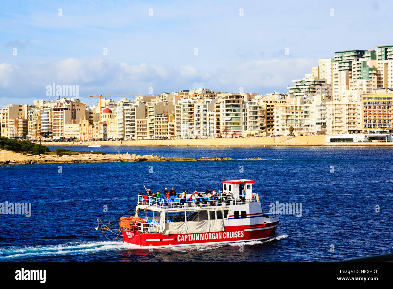 captain-morgan-harbour-cruise-ship-crossing-towards-sliema-creek