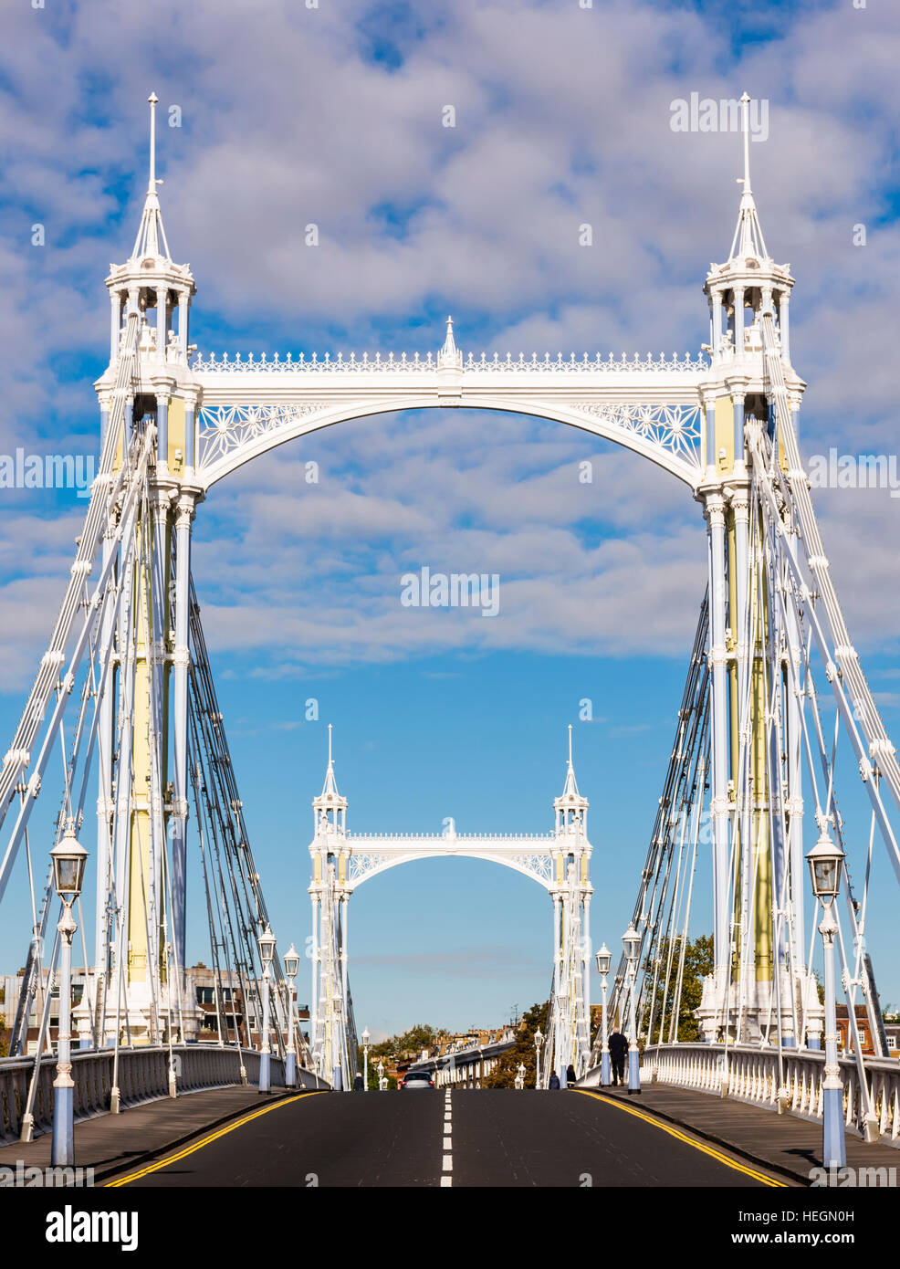 Cable cars across river thames hi-res stock photography and images - Alamy