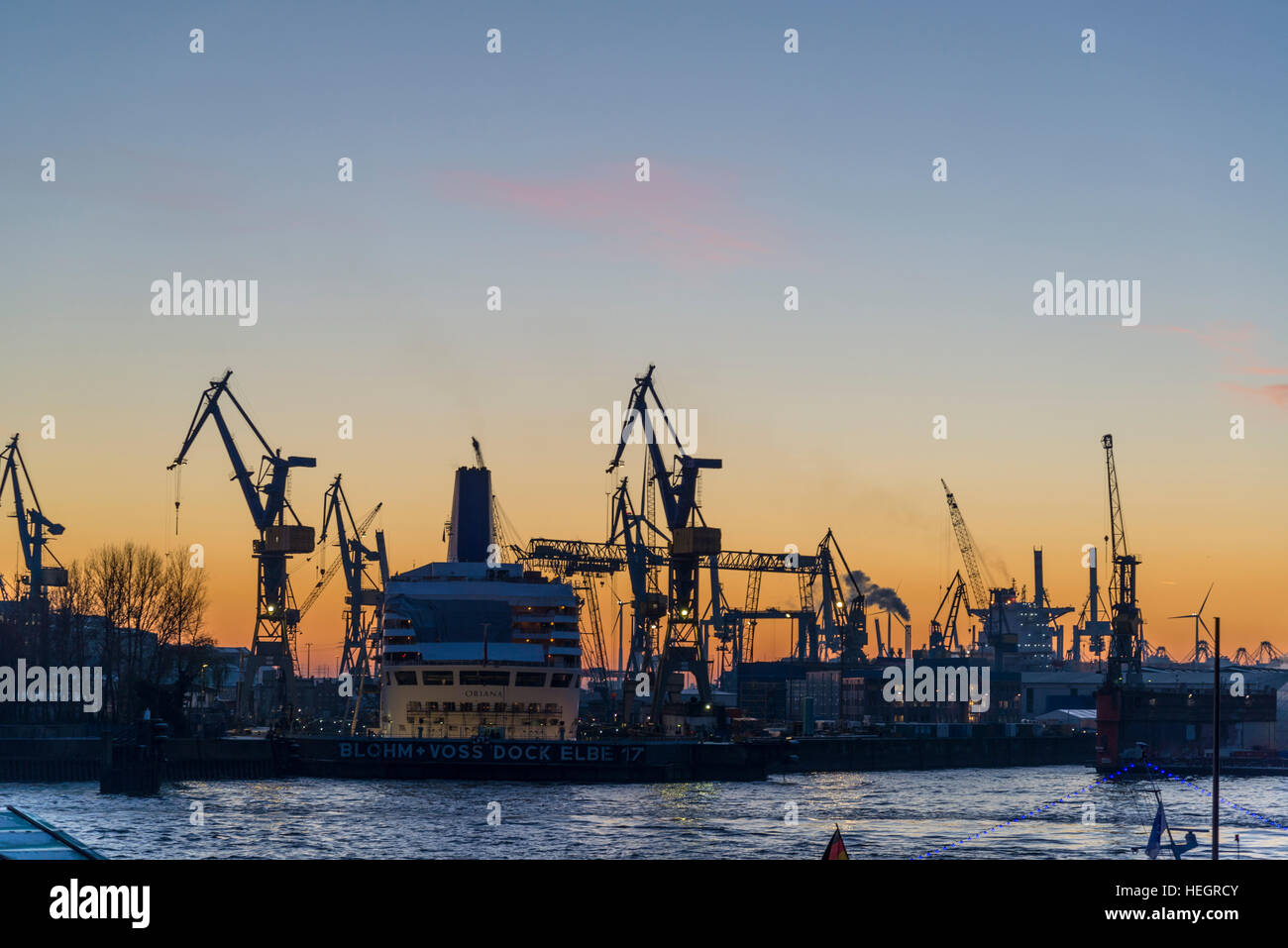Hamburg harbour and shipyard on the Elbe river, Hamburg, Germany Stock ...