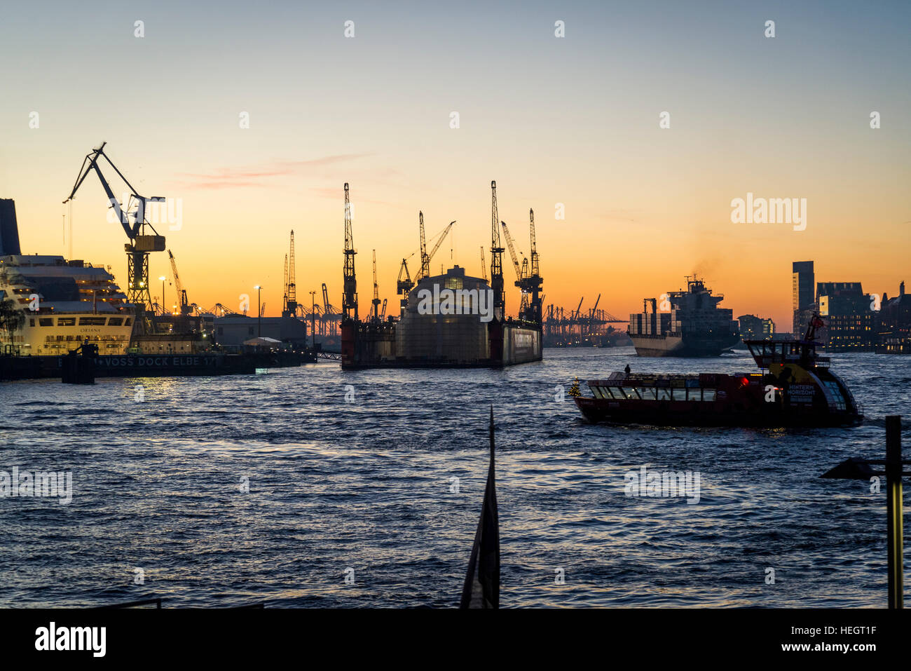 Hamburg harbour and shipyard on the Elbe river, Hamburg, Germany Stock ...