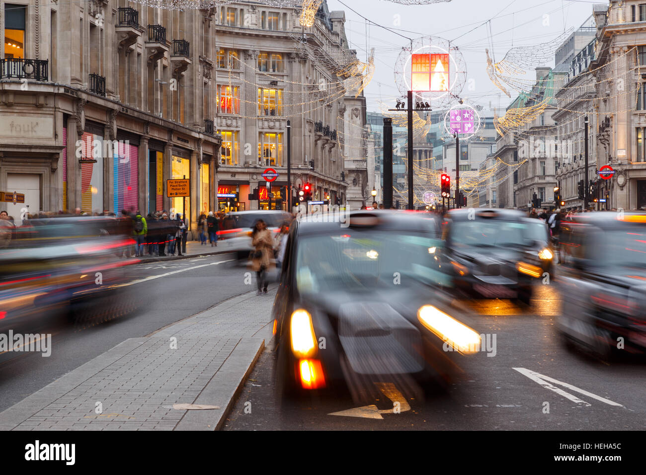 London traffic shopping blur hi-res stock photography and images - Alamy