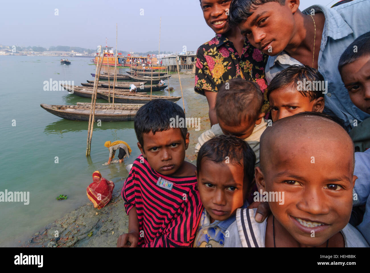 Barisal: Children, river, boats, Barisal Division, Bangladesh Stock Photo
