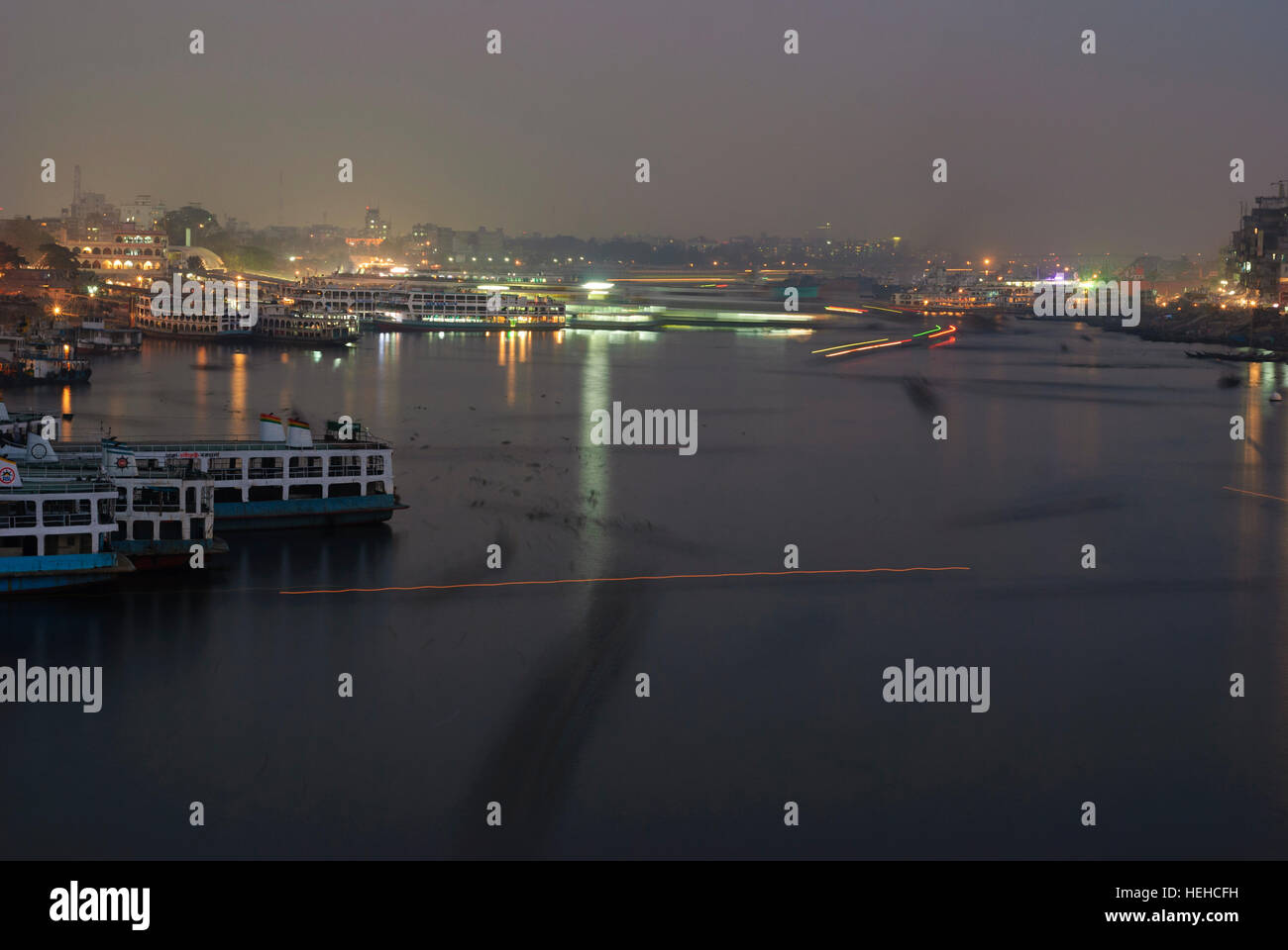 Dhaka: Buriganga river with ships, Dhaka Division, Bangladesh Stock Photo