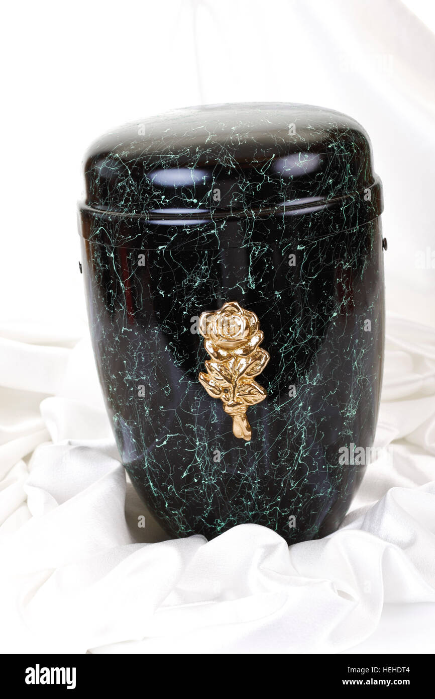 Golden urns hi-res stock photography and images - Alamy